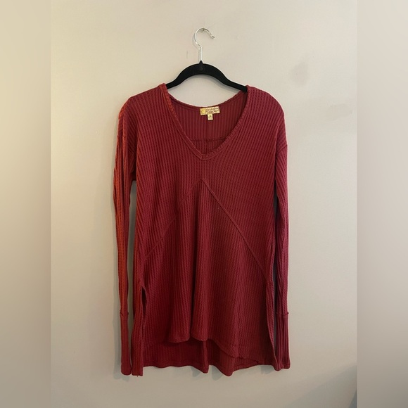 princess vera wang Tops - Princess Vera Wang Dark Red Long Sleeve Waffle Loose Shirt